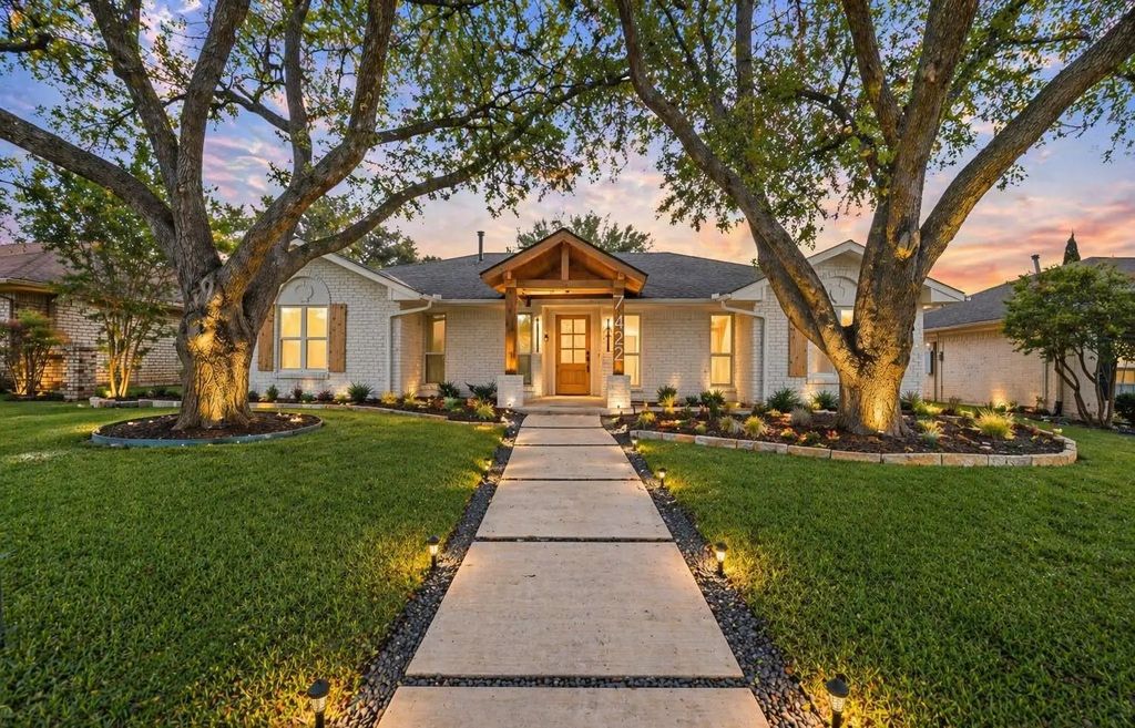 7422 Foxworth Drive, Dallas
