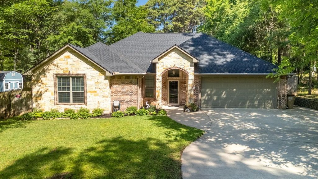 18488 Bluebird Circle, Flint