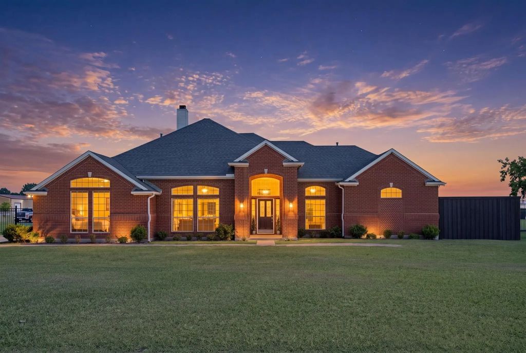 10913 Richard Circle, Forney