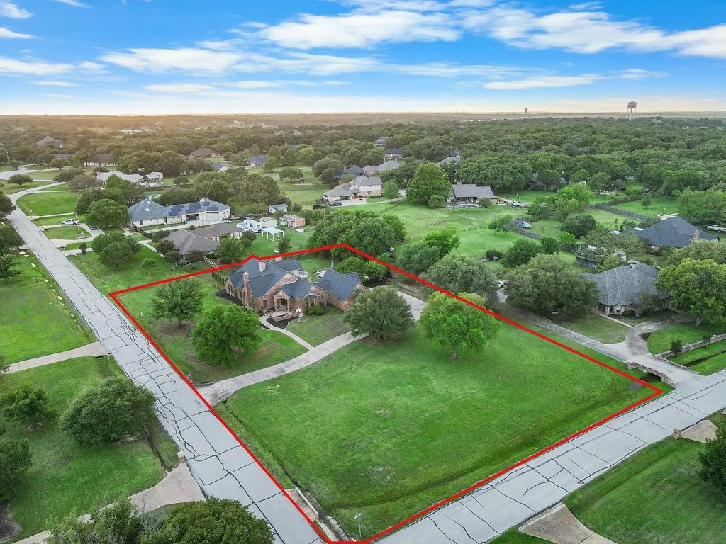 175 Oak Trail Drive, Double Oak