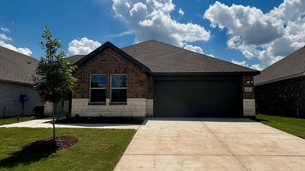 3313 Melissa Lane, Ennis