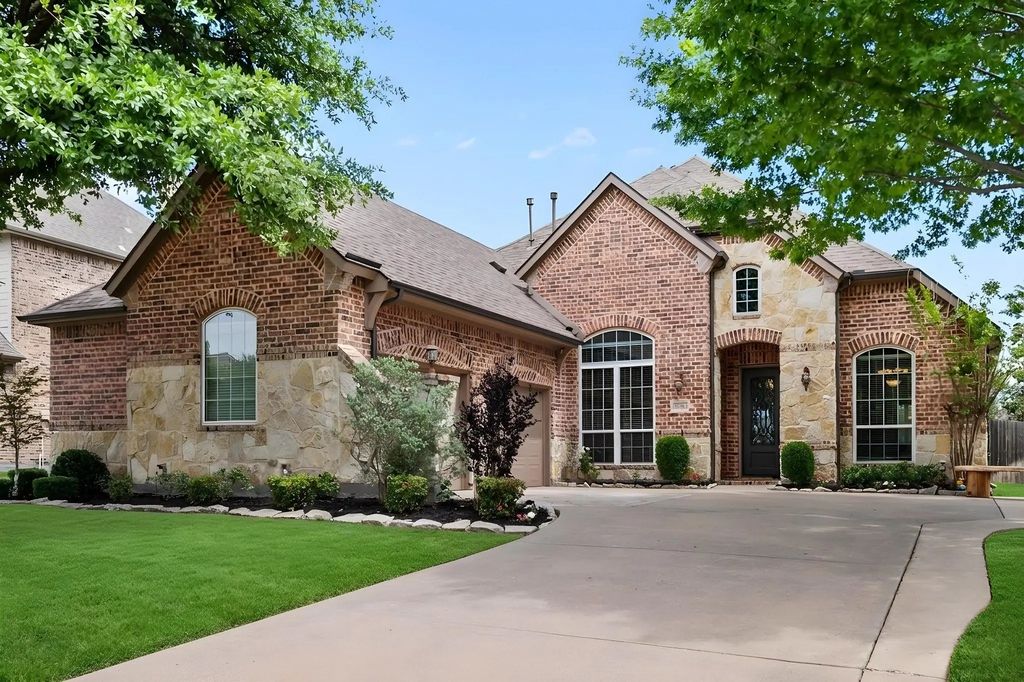 1904 Yarmouth Court, Mansfield