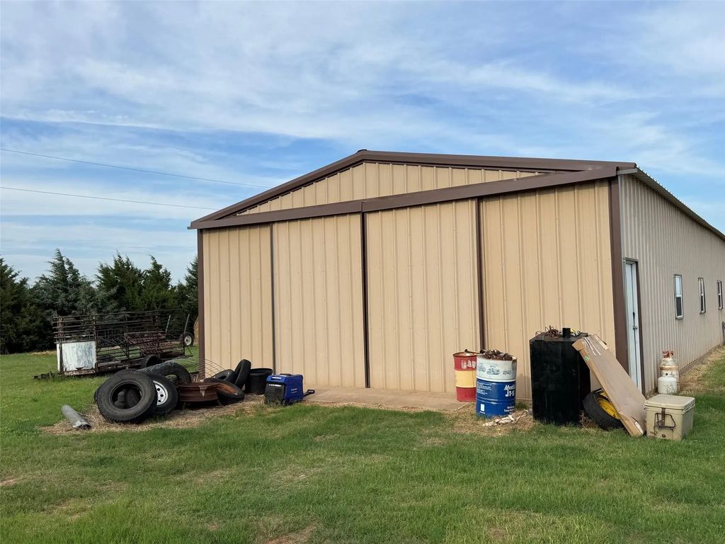 2160 Cr 110, Seymour