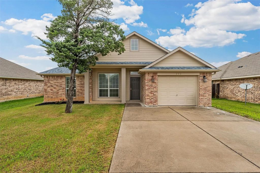 204 Hawk Ridge, Lacy Lakeview