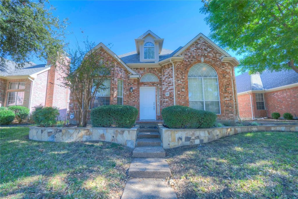 9504 Rodeo Drive, Irving