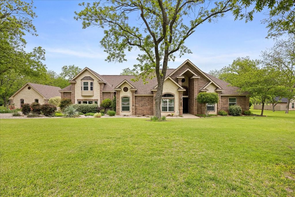 7404 Fox Fire Court, Granbury
