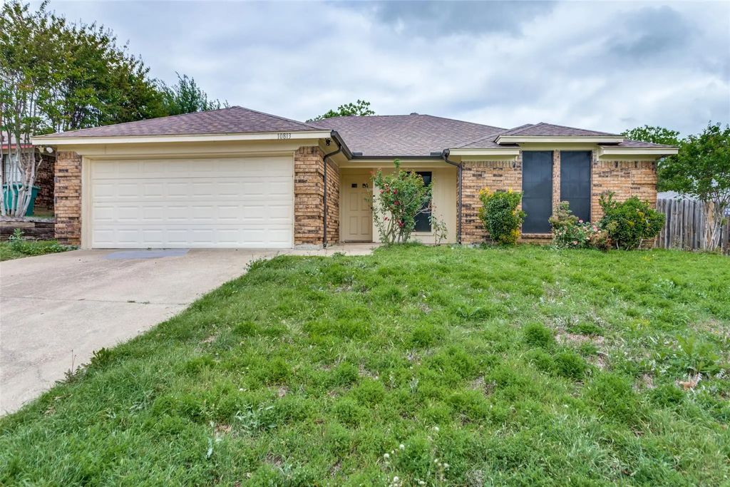 10813 Tall Oak Drive, Fort Worth