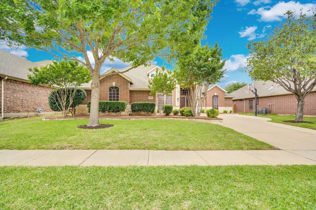 8204 Wildrock Drive, Arlington