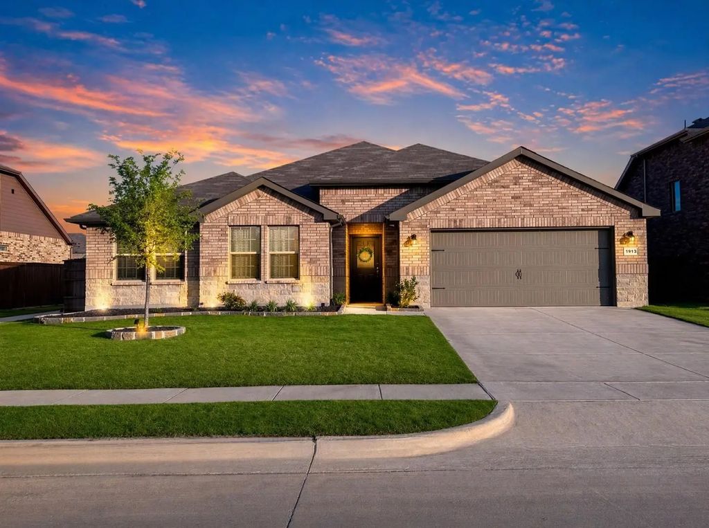 1913 Cookes Lane, Cleburne
