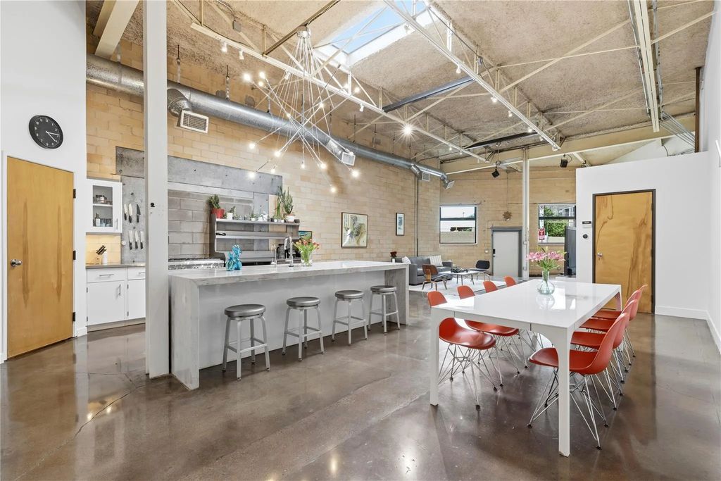 335 S Hall Street, Dallas
