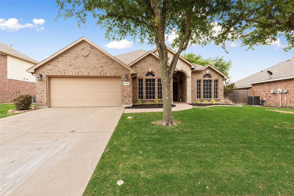 9532 Drovers View Trail, Fort Worth
