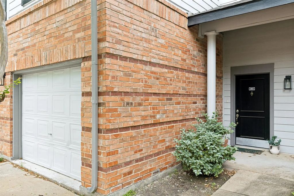 2524 Preston Road 203, Plano