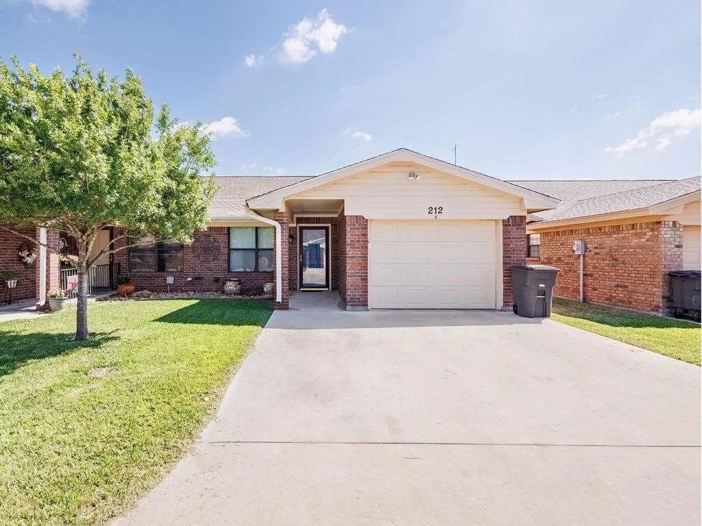 212 A Wills Way, Early