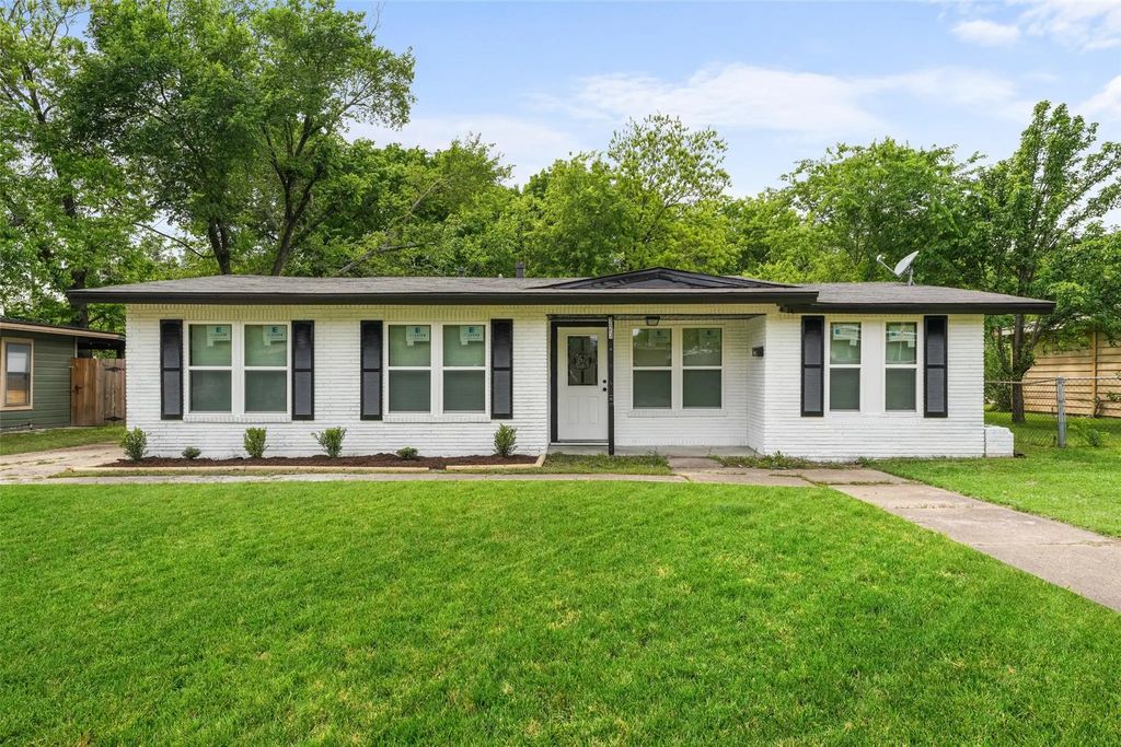 723 Leyenda Drive, Mesquite