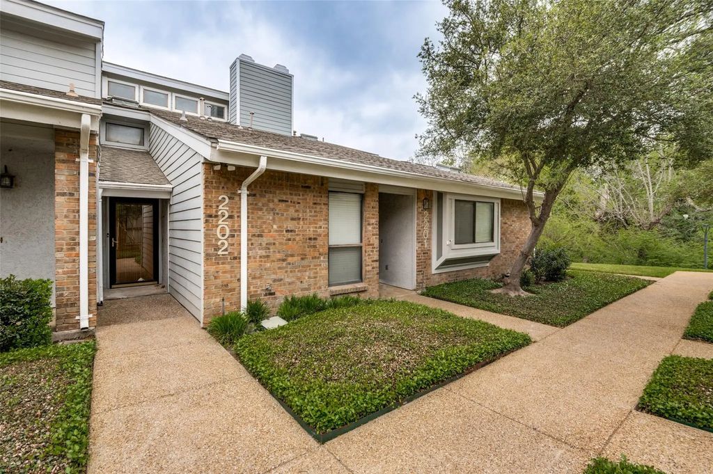 17490 Meandering Way 2202, Dallas