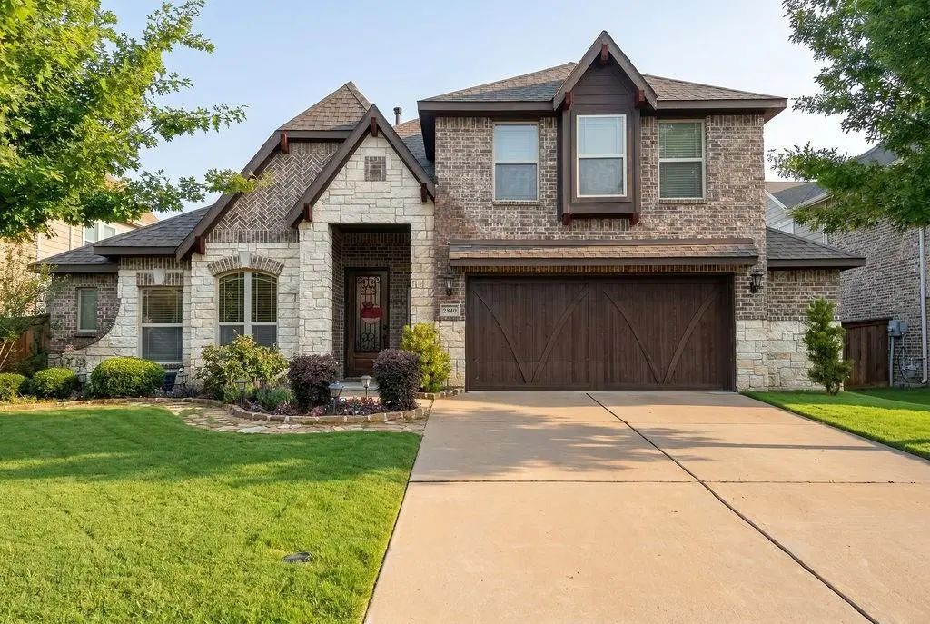 2840 Mariposa Drive, Grand Prairie