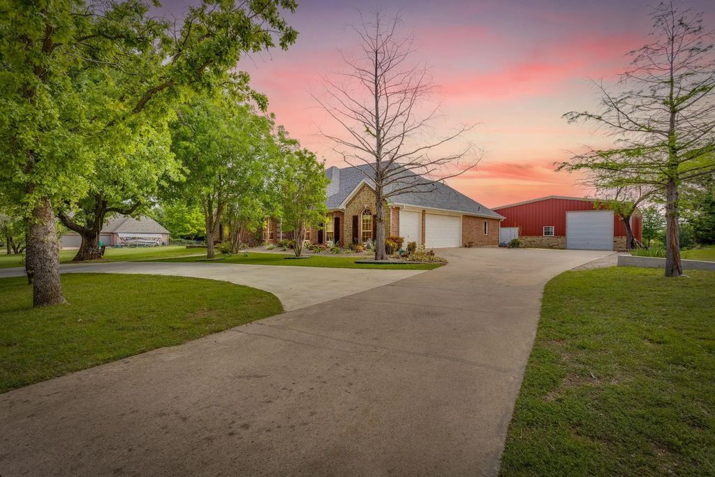 359 Saddle Club Road, Weatherford