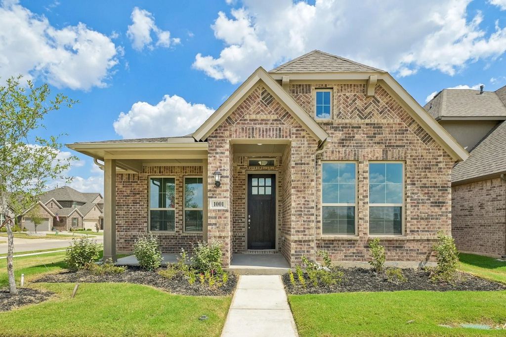 1001 Tarryhill Drive, Crowley