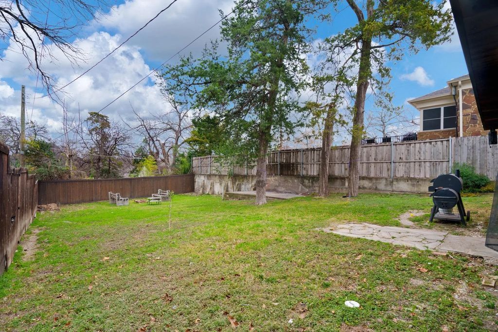 1614 Seevers Avenue, Dallas