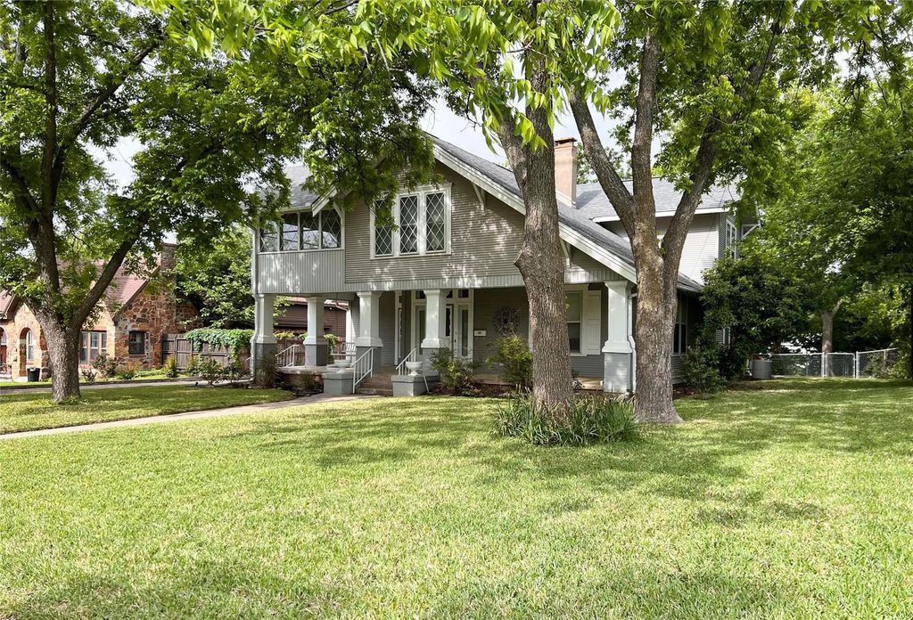 505 N Elm Street, Comanche