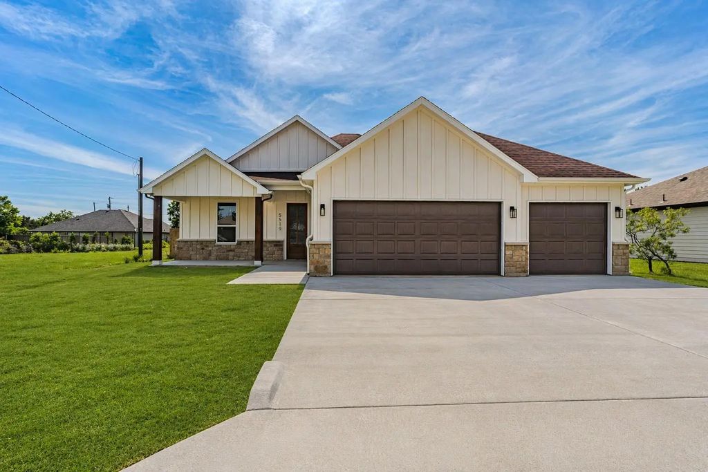 5519 Belaire Circle, Granbury