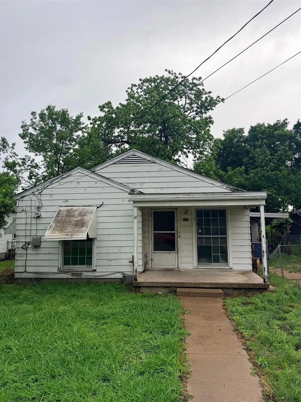 821 Hillburn Drive, Dallas