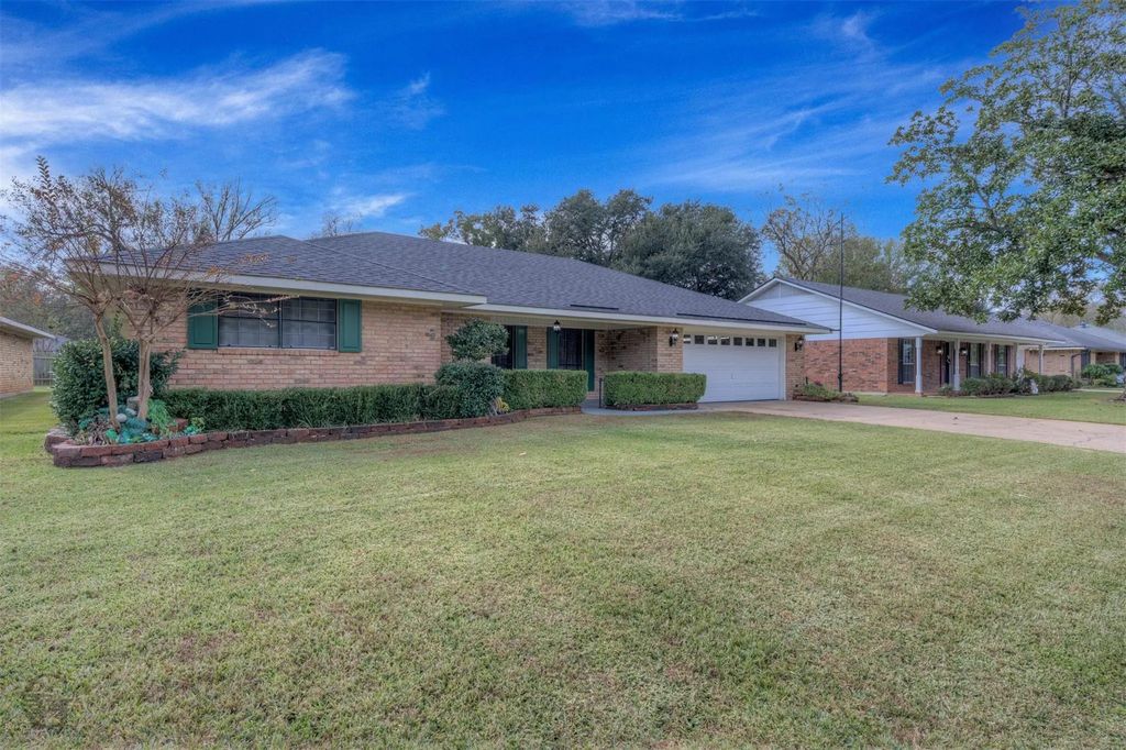 519 Rock Hollow Drive, Shreveport