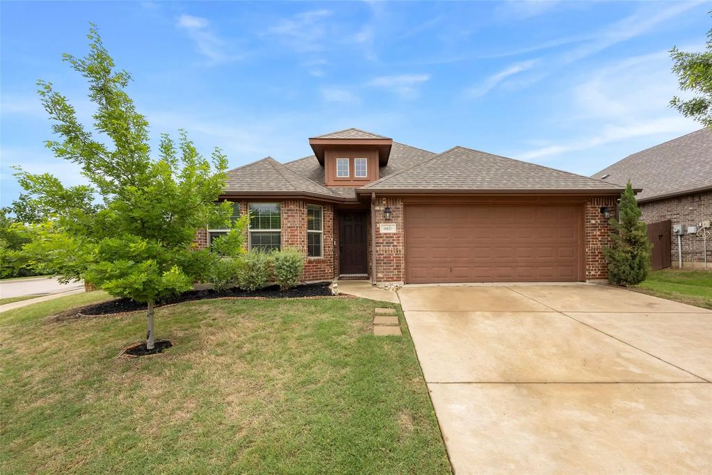 11801 Hassop Lane, Burleson