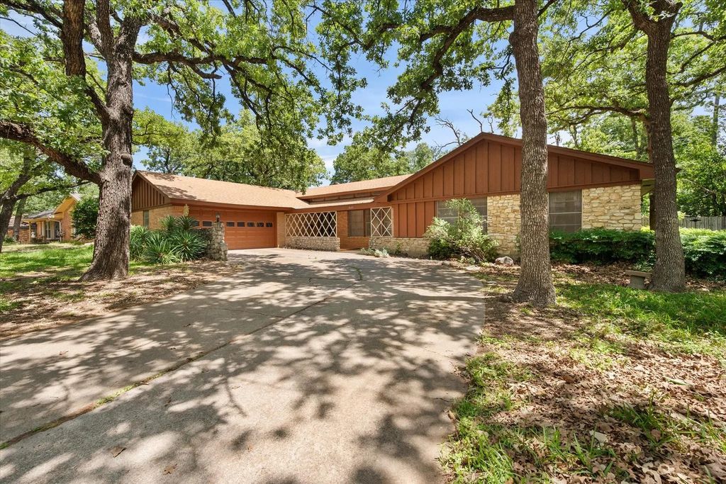 1605 Cienegas Circle, Fort Worth