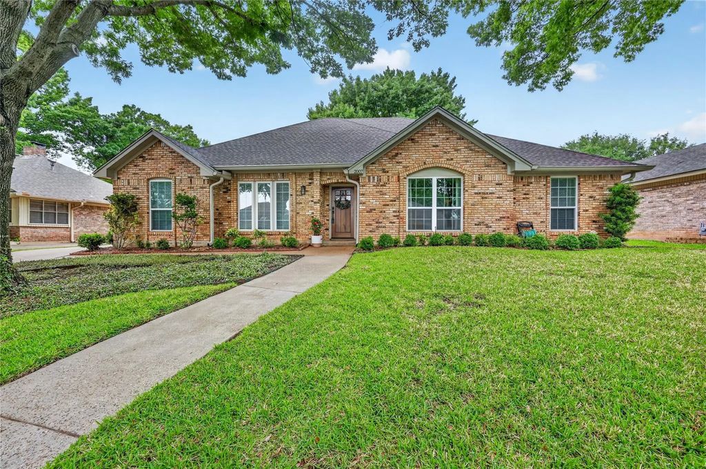 2007 Iron Horse Court, Arlington