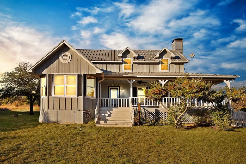 528 Mill Creek Court, Azle