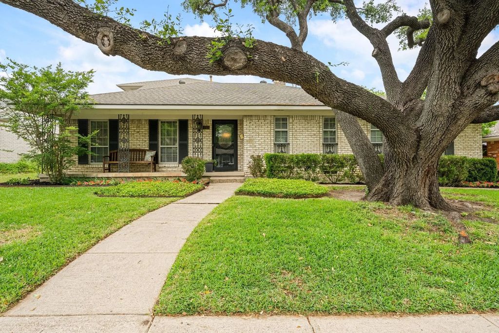 7731 La Sobrina Drive, Dallas