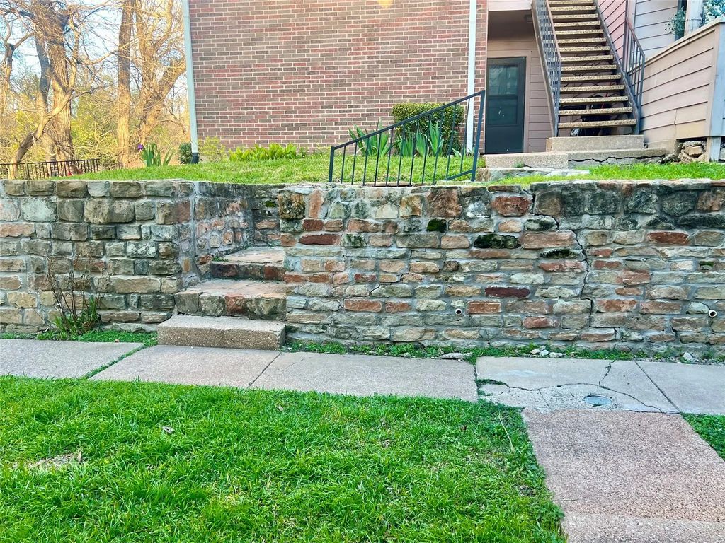 8545 Midpark Road 11, Dallas