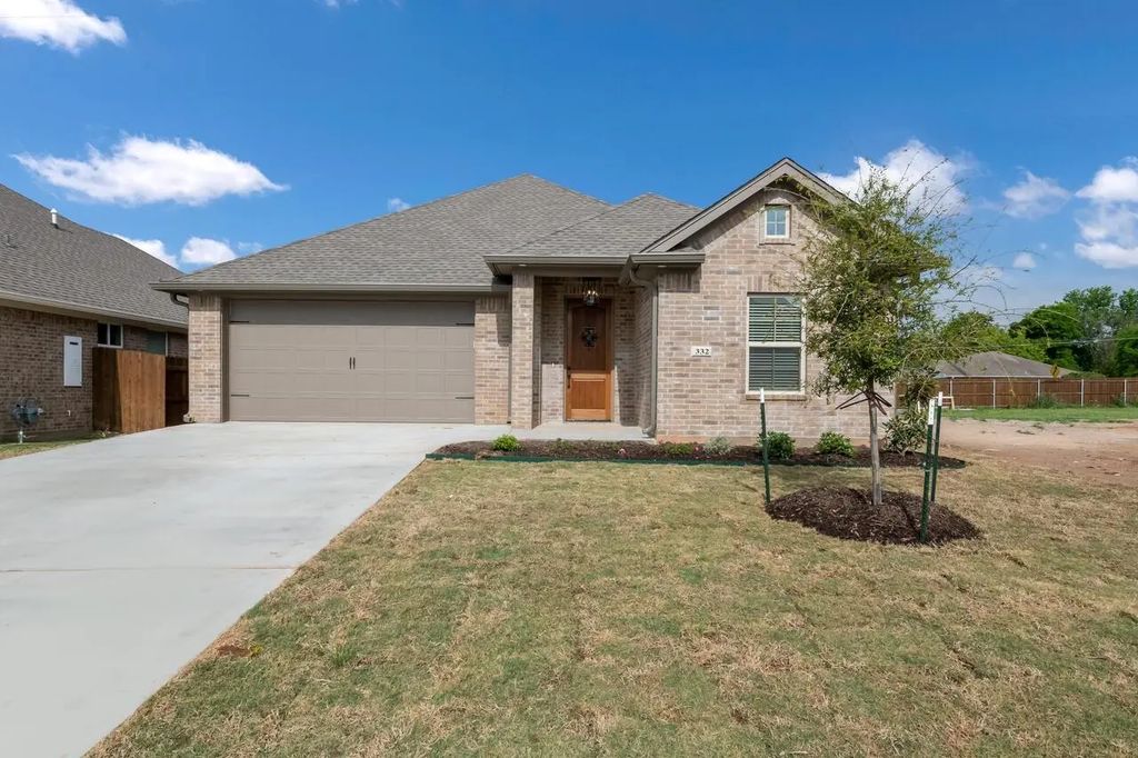 336 Camellia Drive, Hewitt