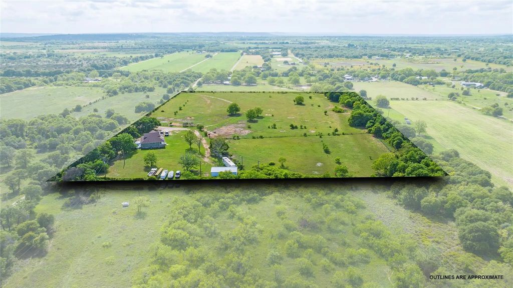 8780 Private Road 2412, Clyde