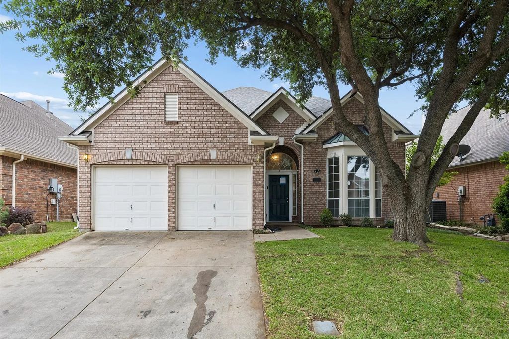 3768 Lakeway Court, Addison