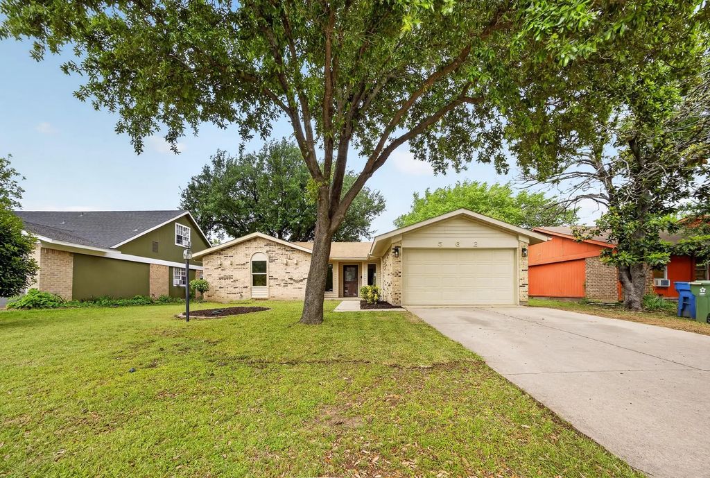 562 Kent Drive, Lewisville
