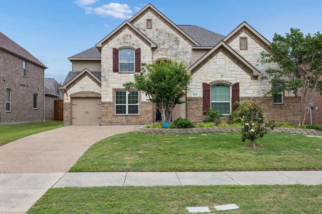 9519 Amberwoods Lane, Frisco