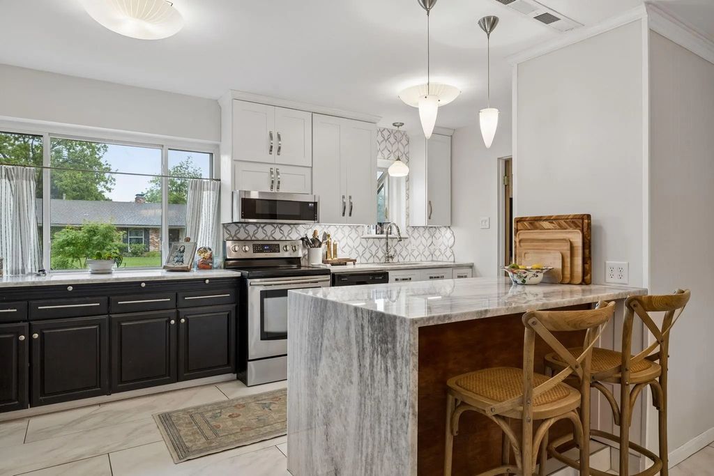 800 N Floyd Road, Richardson