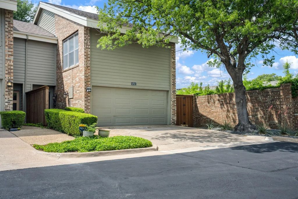 6702 E Northwest Highway, Dallas