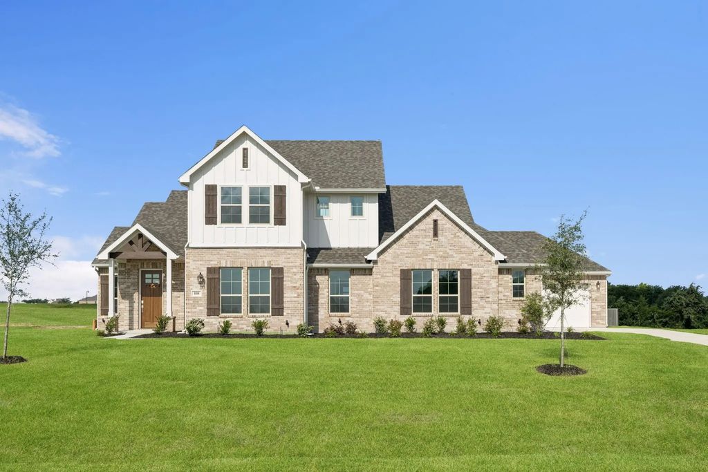 108 Paradise Cove, Waxahachie