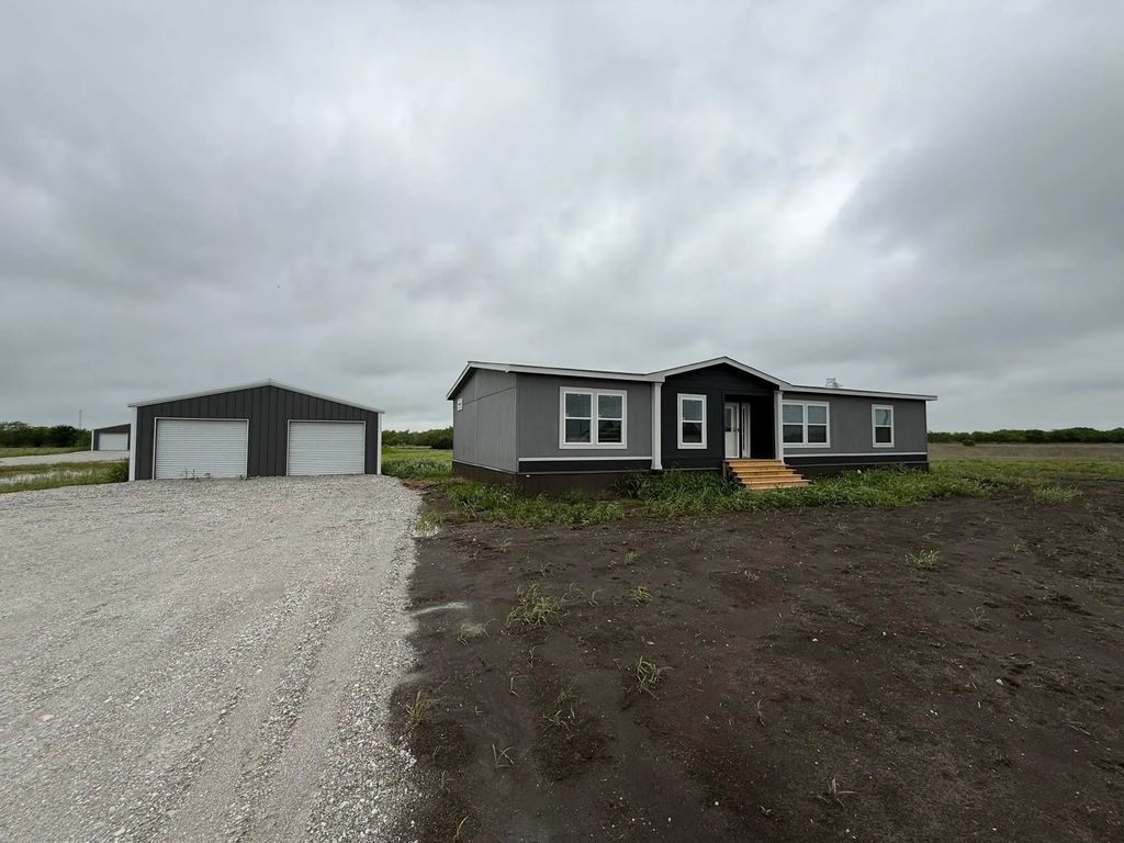 5945 County Road 1017, Joshua