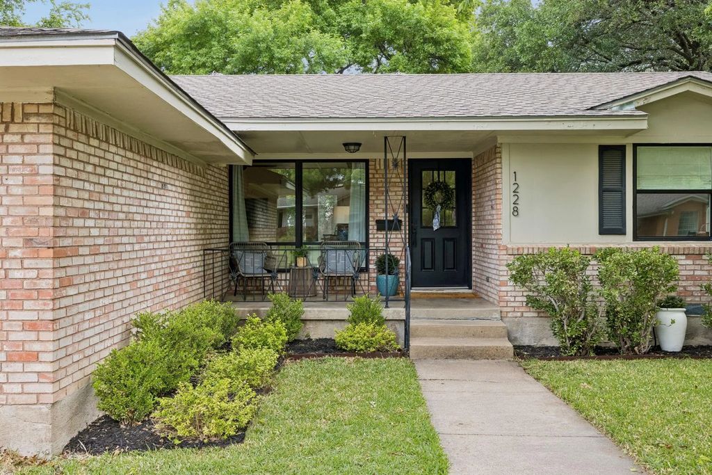 1228 Magnolia Drive, Richardson
