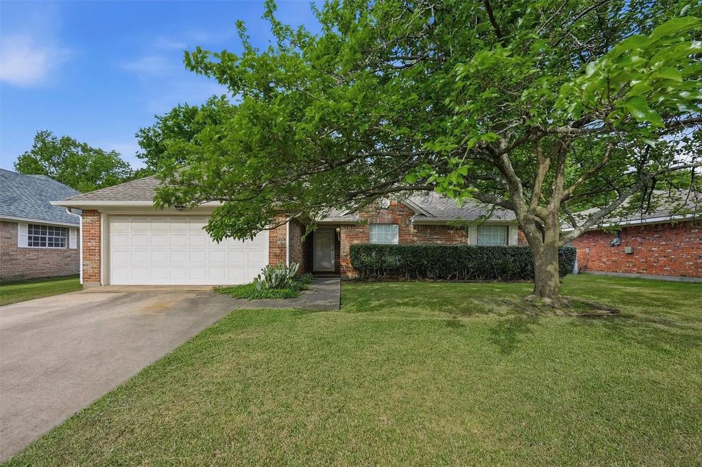 742 S Valentine Drive, Sherman