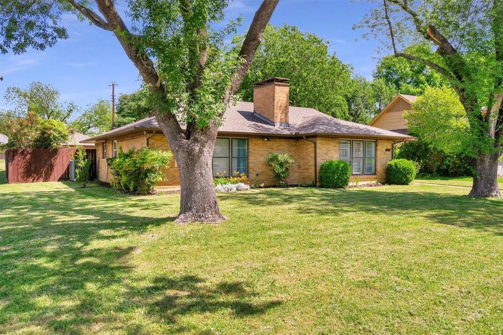 2949 Maydelle Lane, Farmers Branch