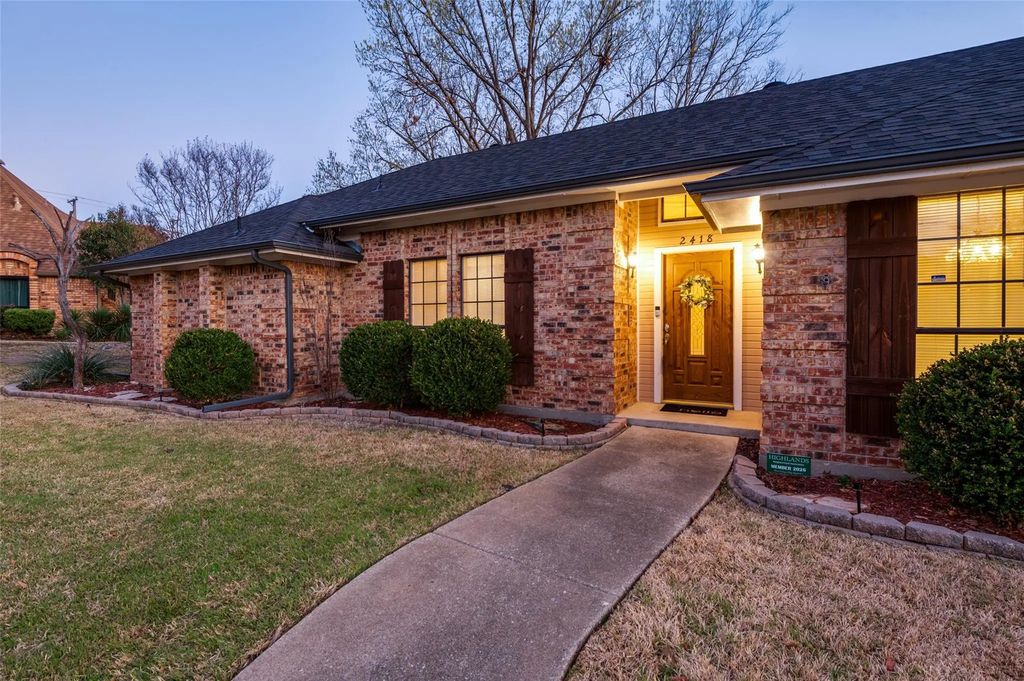 2418 Vista Glen Lane, Carrollton