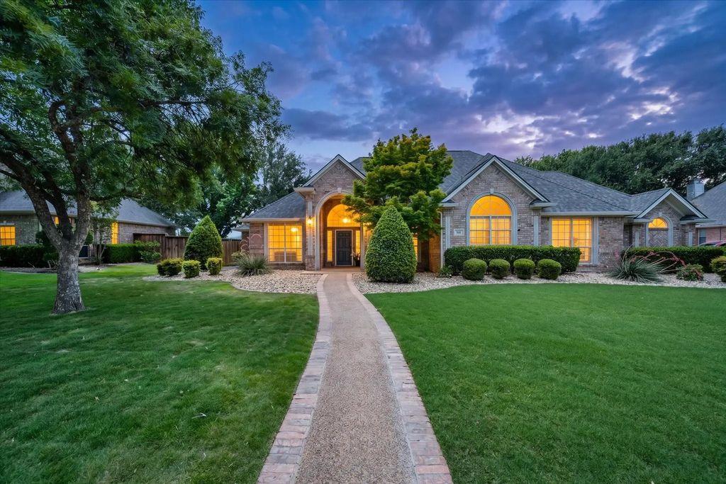 900 Ownby Lane, Southlake