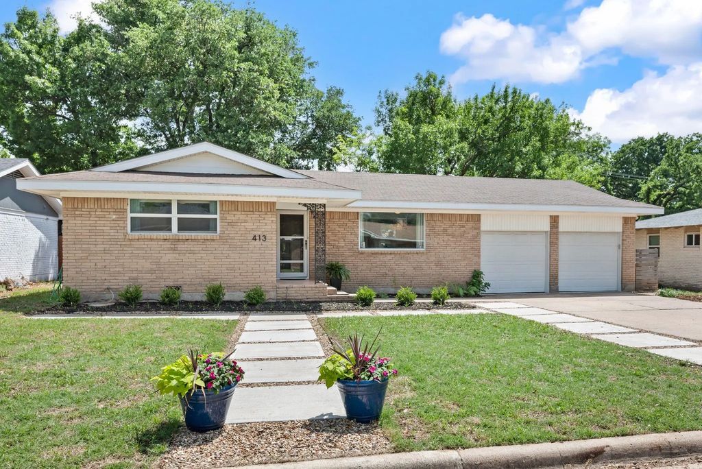 413 Patricia Road, Hurst