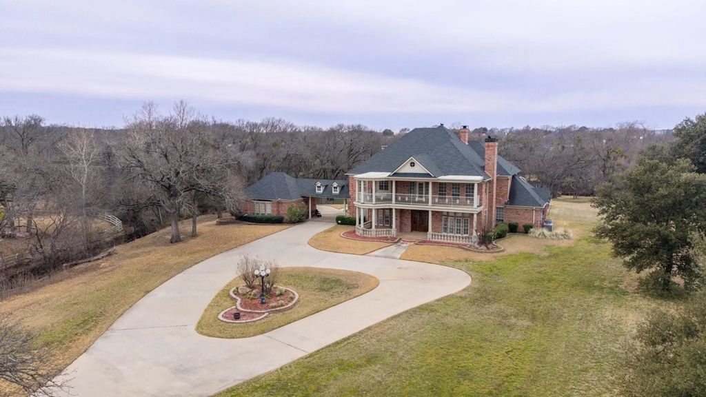 207 Oakridge Trail, Kennedale