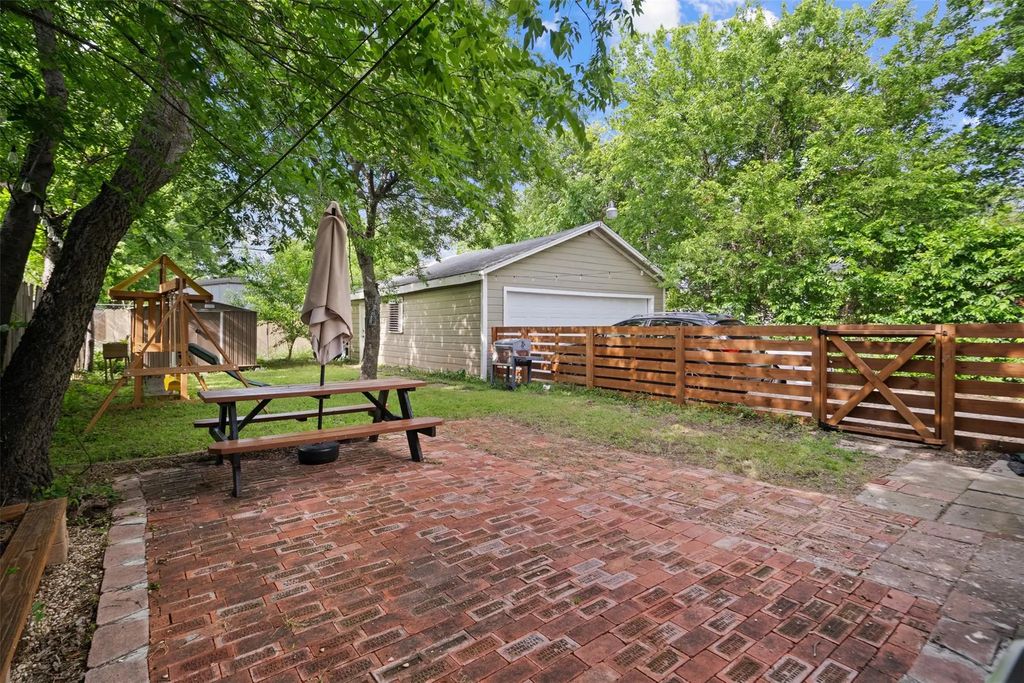 2539 Sharon Street, Dallas